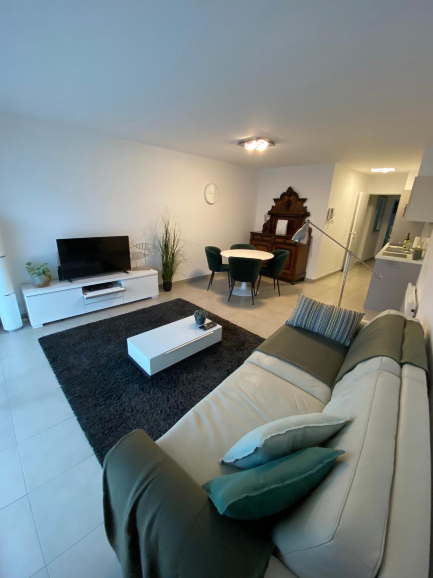 אוסטנדה Gezellig Modern Appartement Met Optie Garagebox En In De Buurt Van Strand, Winkels En Restaurants מראה חיצוני תמונה